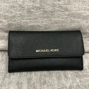 Michael Kors Jet Set 35S8GTVF7L Travel Trifold Wallet, Large - Black